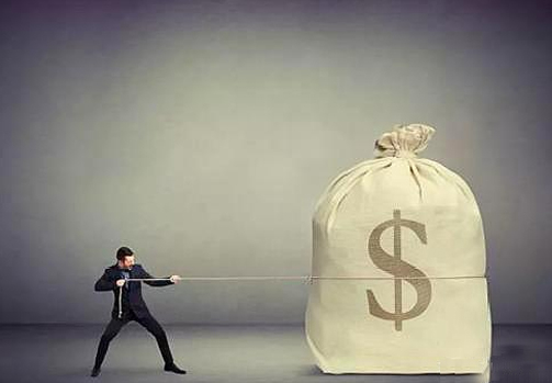 催收过程中产生的额外费用(如差旅、调查费)由谁承担?